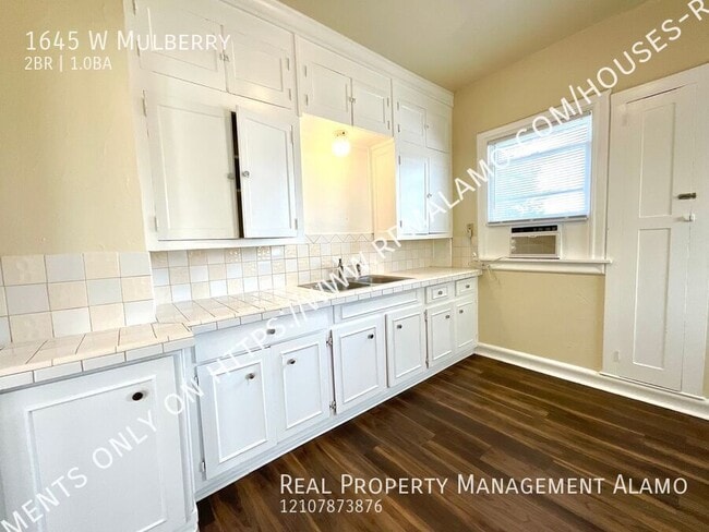 Building Photo - 1645 W Mulberry-