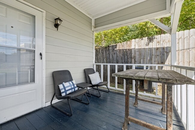 Building Photo - 920 Silverdene Pl