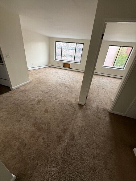 Building Photo - 16 Niles St