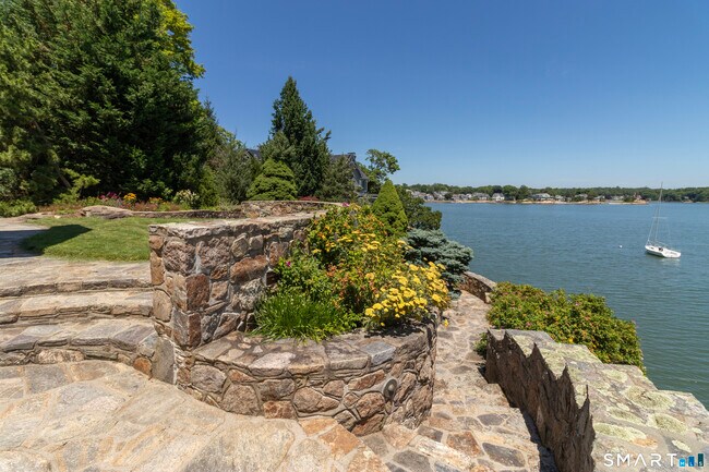 Building Photo - 18 Rockland Park