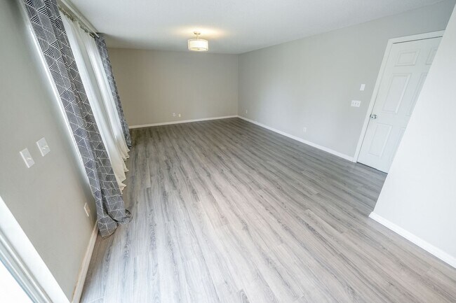 Building Photo - SPACIOUS 4 BEDROOM 2.5 BATH TWO STORY CLERMONT HOME