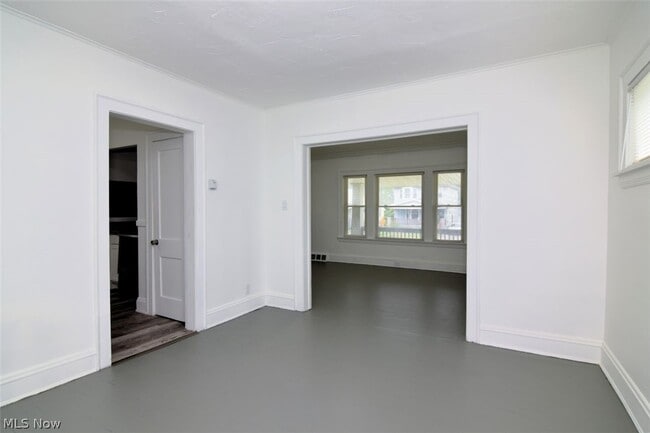 Building Photo - 3369 E 139th St