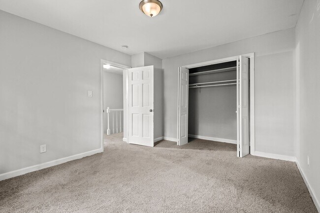 Building Photo - Raleigh 2bedroom 1.5 bathroom townhome- Available Now