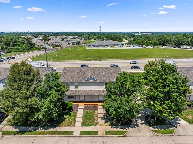 Building Photo - 2409-2411 Northampton Dr.