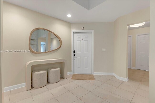 Building Photo - 1583 Eastlake Way