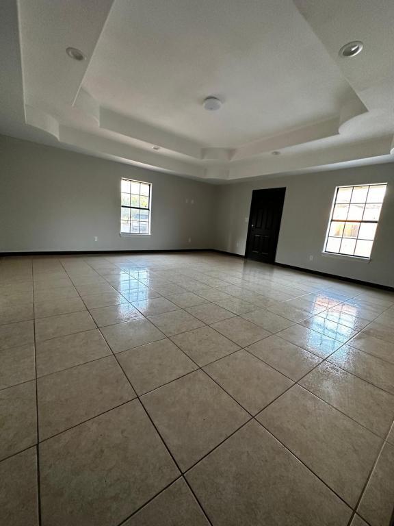 Building Photo - 10680 La Homa Rd