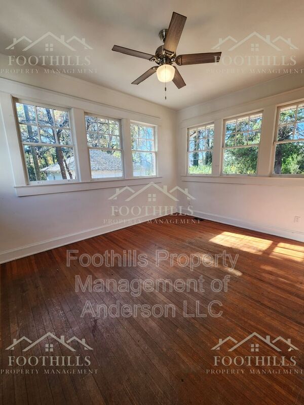 Building Photo - 306 E Calhoun St