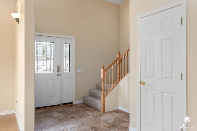 Building Photo - 2454 Tulik Dr