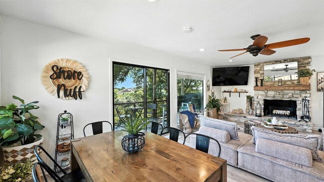 Primary Photo - 1240 Canyon Springs Dr