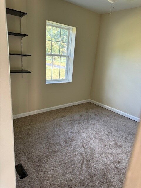 Bedroom - 2015 Woodlawn Rd