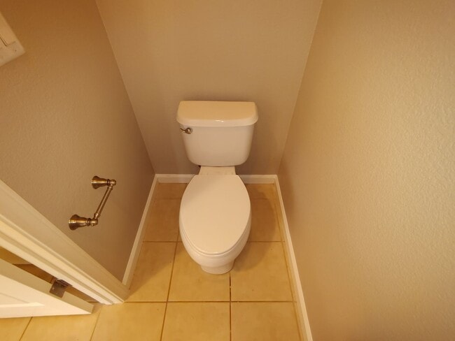 Building Photo - 880 Raccoon Valley Dr