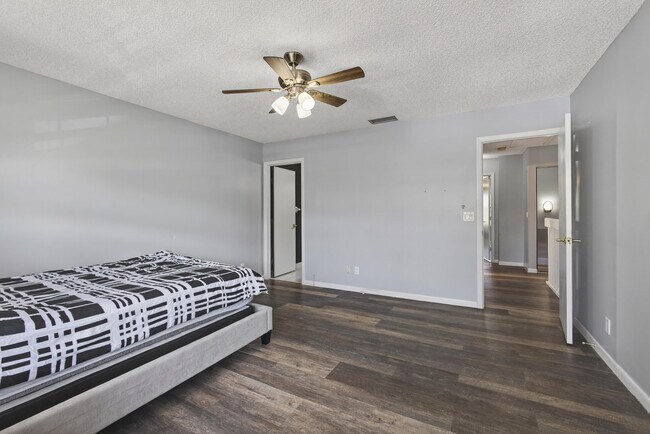 Building Photo - 3708 Savoy Ln