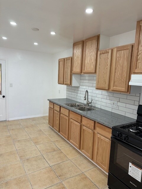 Building Photo - 435 W Acacia Ave