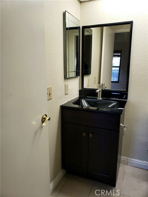Building Photo - 22889 Hilton Head Dr