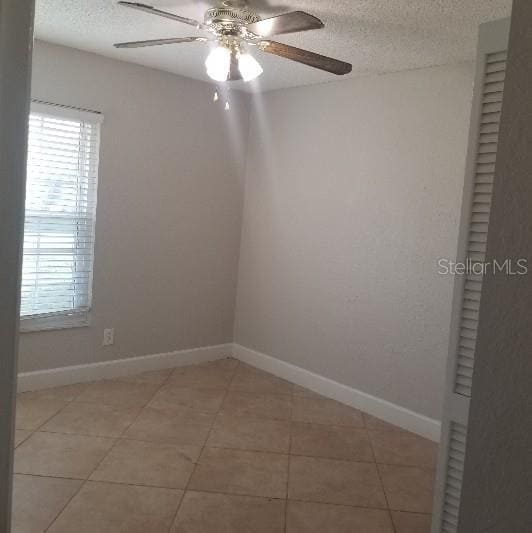 Building Photo - 3359 Hillmont Cir