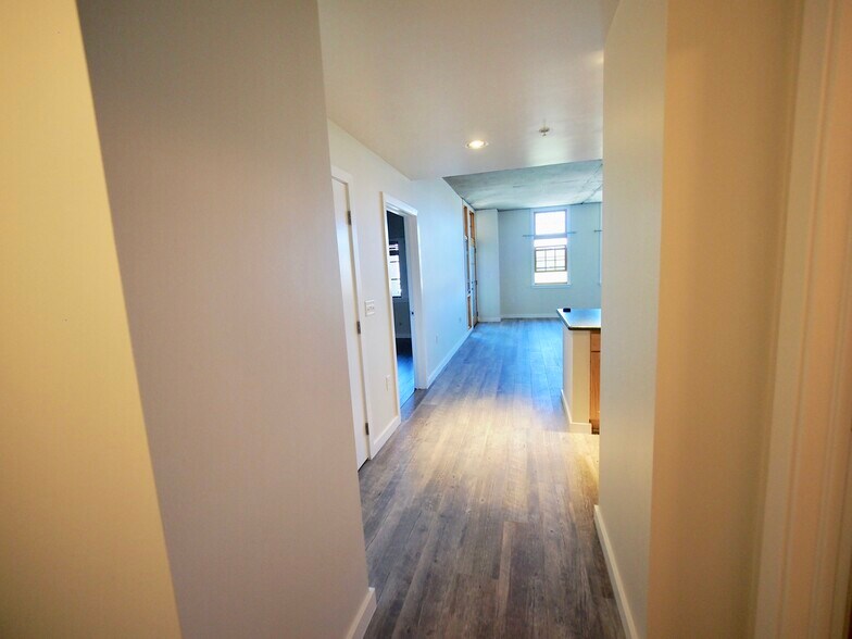 Building Photo - 275 S Harrison St