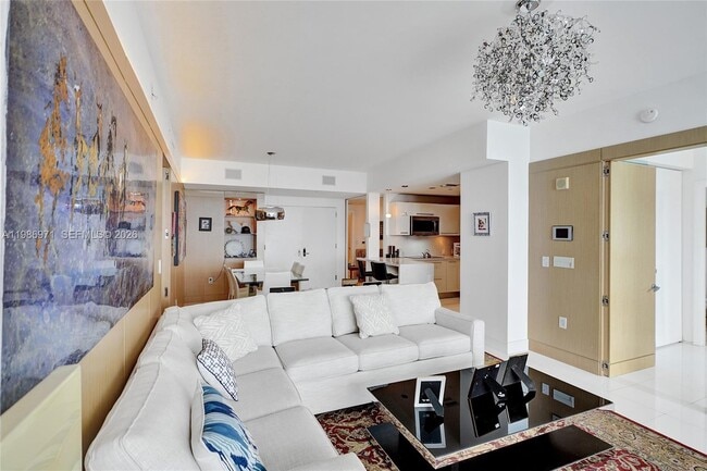 Building Photo - 17121 Collins Ave