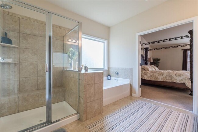 Building Photo - 4850 Haysboro Way