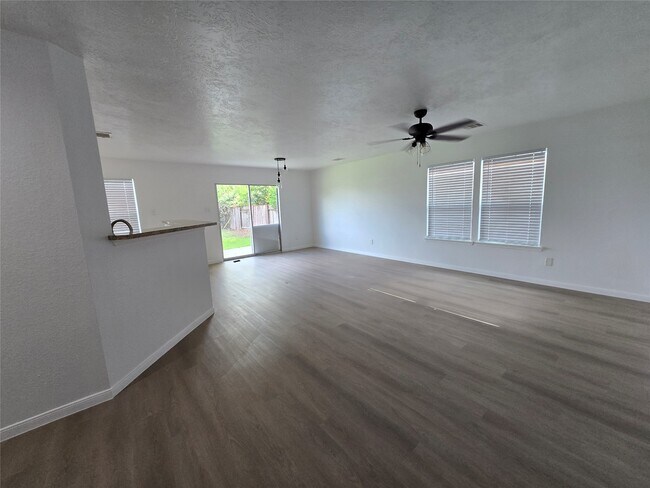 Building Photo - 427 Remington Heights Dr