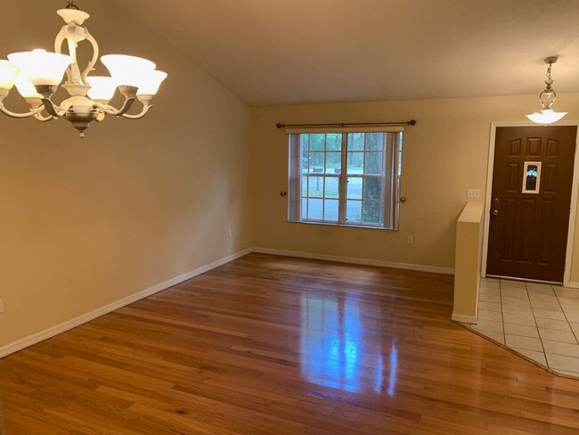 Building Photo - Sutherland Crossing