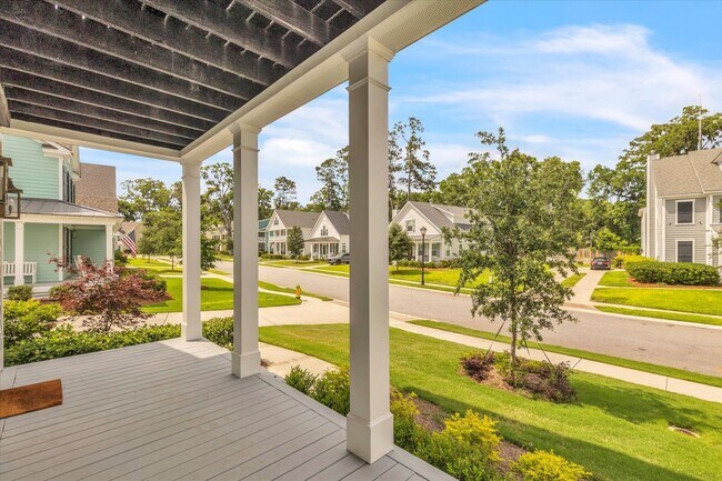Building Photo - 158 Bluffside Cir