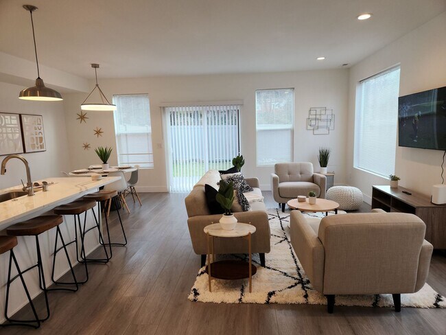 Building Photo - BRAND NEW MODERN LIVING!! HUGE 4 Bed 2.5 Bath Duplex with over 2350+ Sq. Feet.