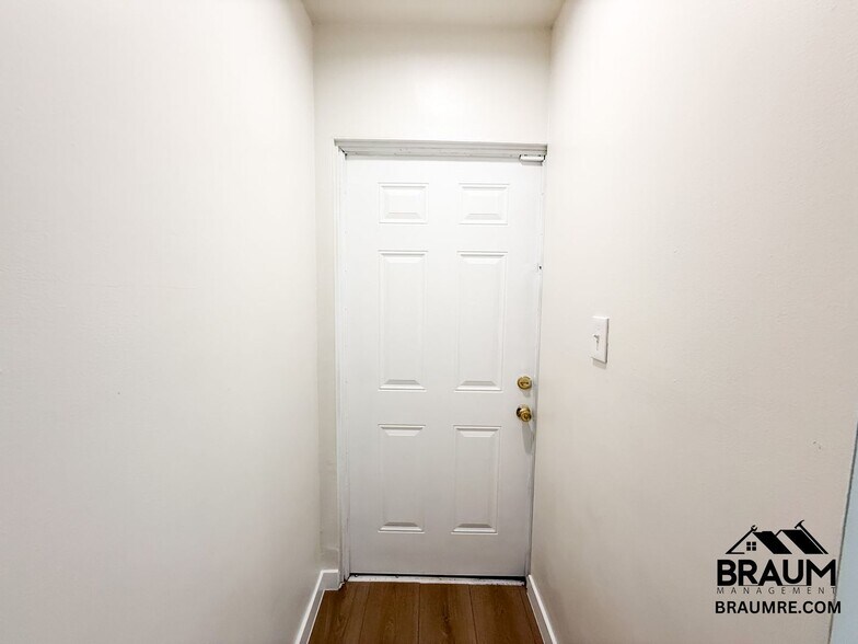 Building Photo - 1537 Franklin St