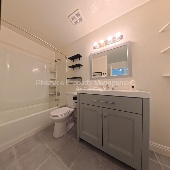 Building Photo - 2255 Cahuilla St