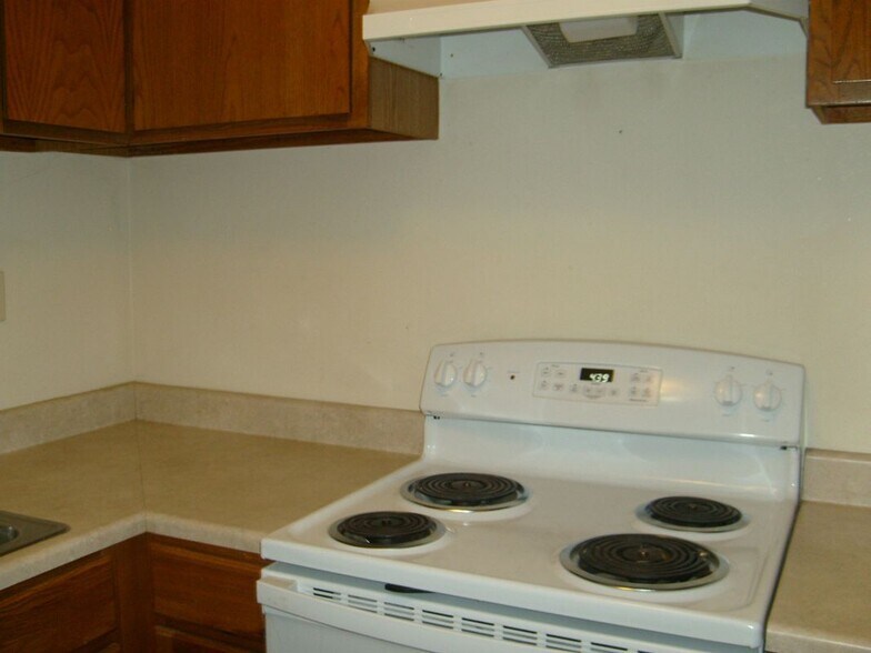 Building Photo - 25 School St