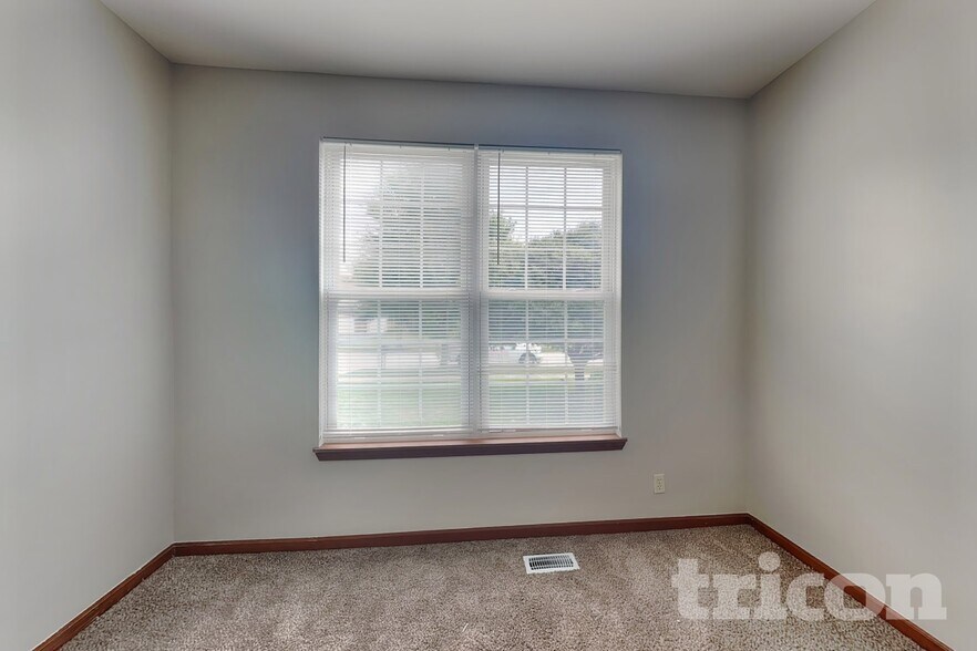 Building Photo - 1278 McDole Dr