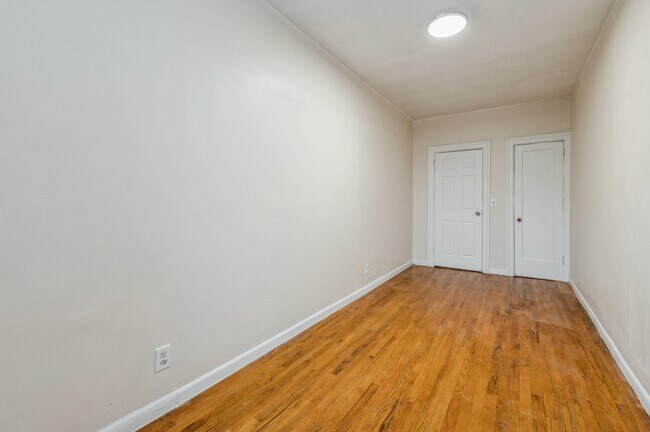 Building Photo - 6705 Woodside Ave