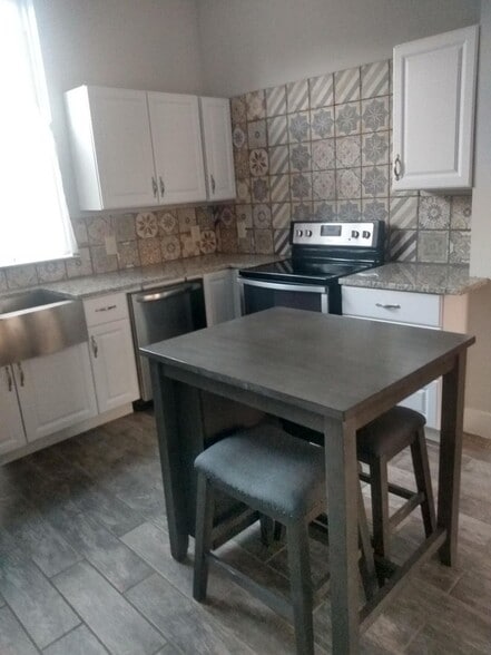 Building Photo - 761 Pearl Cove