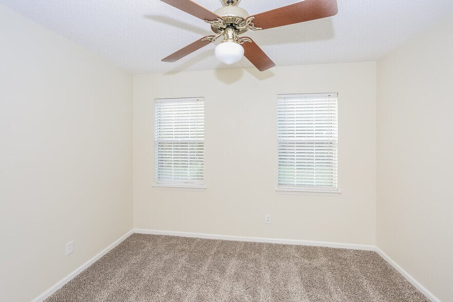Building Photo - 7300 Scarlet Runner Dr