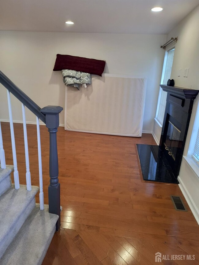 Building Photo - 89 Chariot Ct