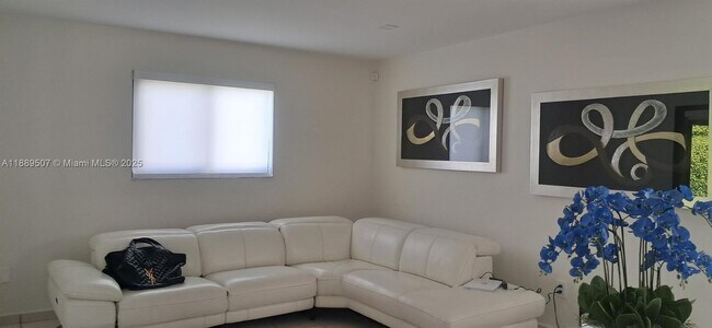 Building Photo - 1417 SW 139th Ave