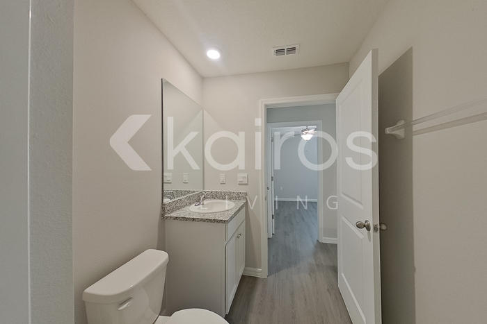 Building Photo - 8676 SW 43rd Ter