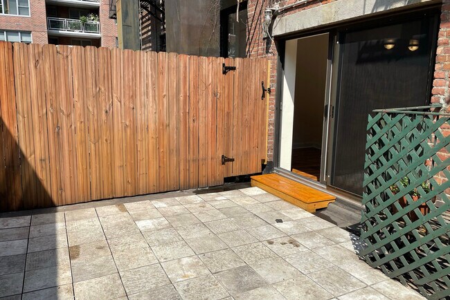 Building Photo - 1319 1st Ave.