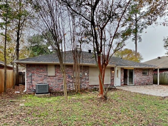 Building Photo - 2419 Sherwood Hollow Ln