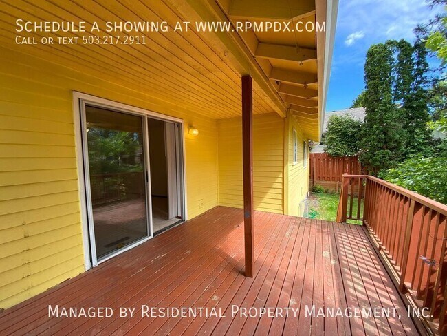 Building Photo - 7950 SW 135th Ave