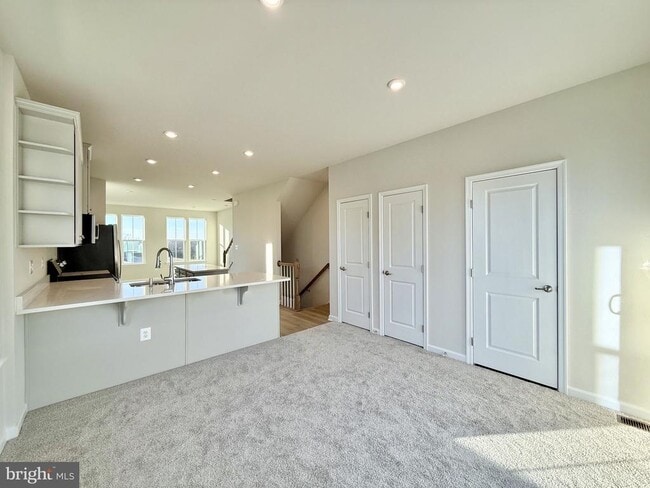 Building Photo - 9366 Tanfield Dr