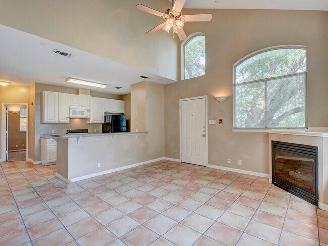 Building Photo - 2502 Leon St