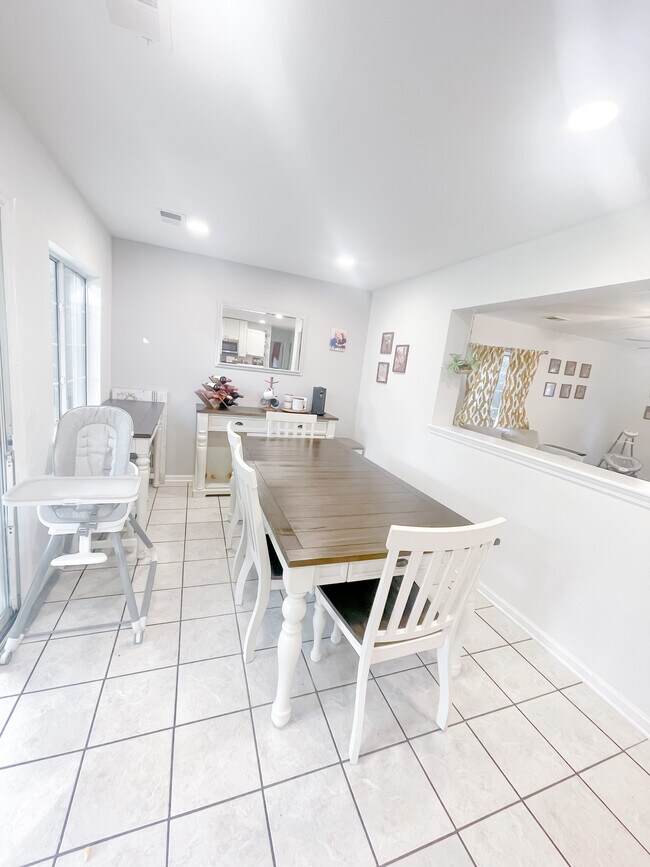Building Photo - 412 Catawba Dr