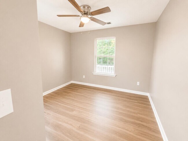 Building Photo - 1109 W Slaton Ave