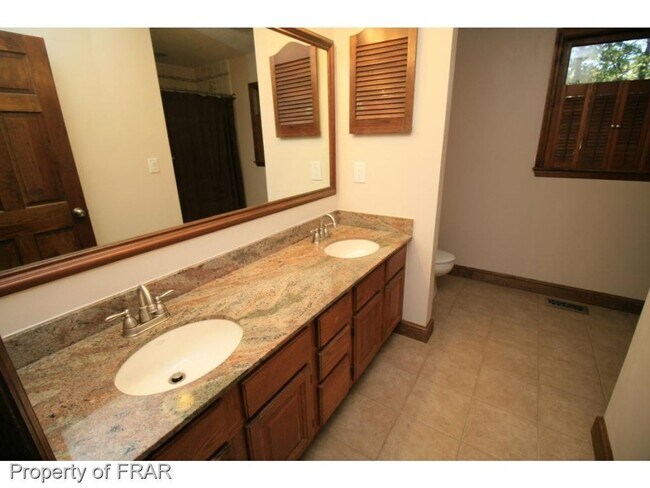 Building Photo - LAKE SHORES