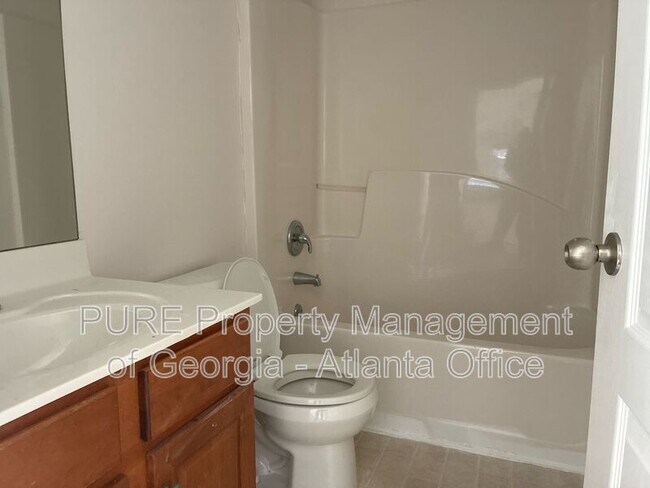 Building Photo - 1424 Saphire Dr