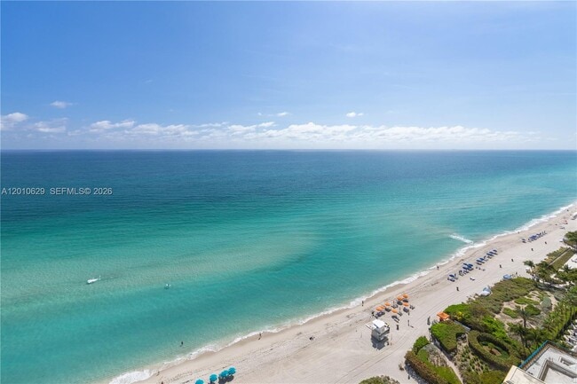 Building Photo - 16445 Collins Ave