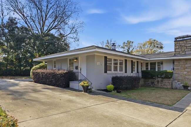 Building Photo - 902 New Bern Ave