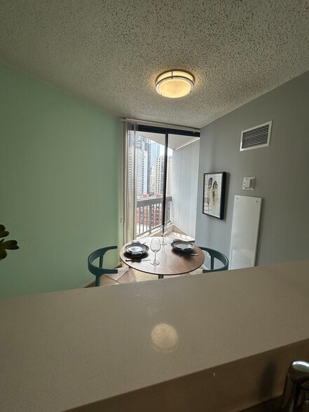 Building Photo - 800 N Dearborn St
