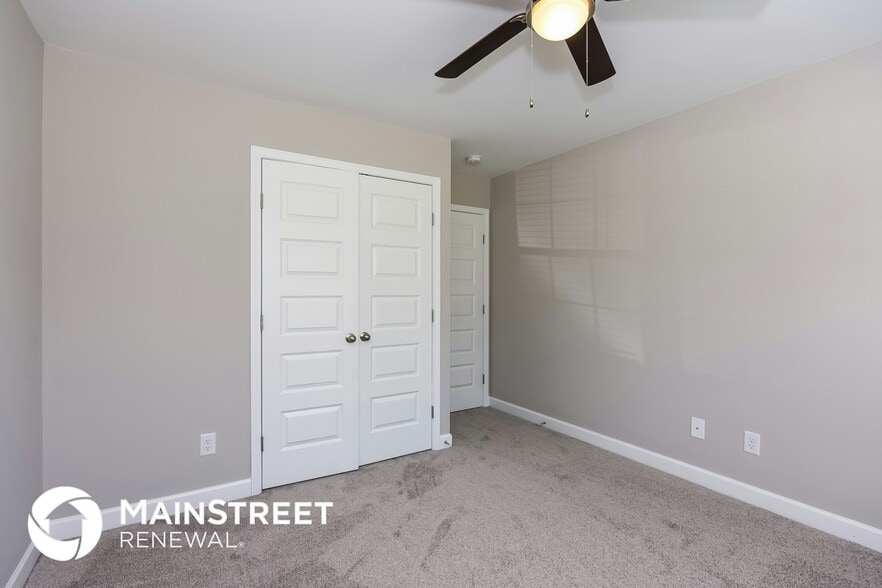 Building Photo - 120 Lynn Dr