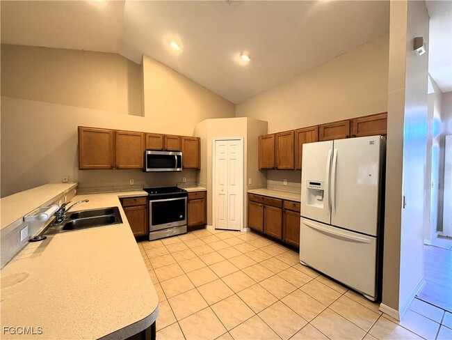 Building Photo - 1710 NW 17th St